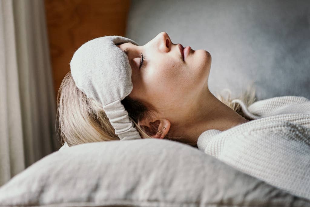 Therapeutic lavender eye mask (hemp & organic cotton sand) - Pretty by Her - handmade locally in Cambridge, Ontario